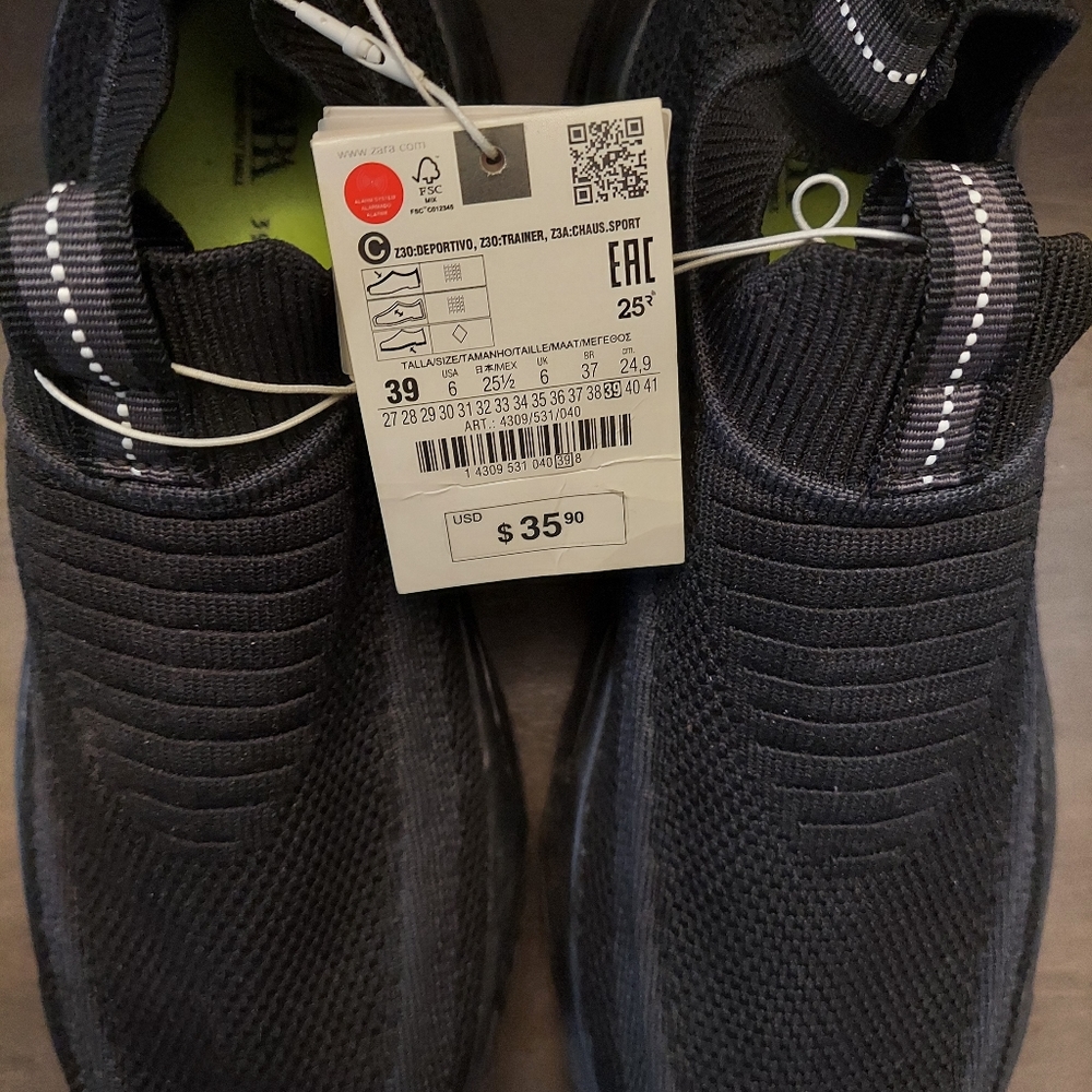 Zara slip on sneakers Size 6
